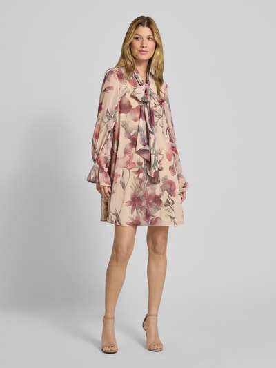 V by Vera Mont Cocktailjurk met strik Roze - 1