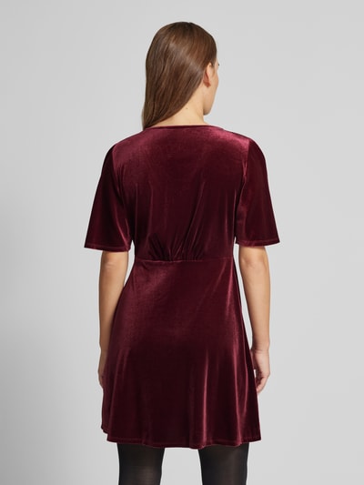 Apricot Mini-jurk met V-hals Bordeaux - 5