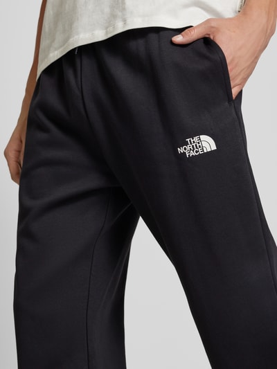 The North Face Regular tapered fit sweatpants met labelprint Zwart - 3