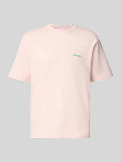 Produktfoto, Oversized T-Shirt mit Label-Print von Lindbergh in zartem Rosa, Reine Baumwolle, Rundhalsausschnitt, Rückenlänge 70 cm bei Größe M.
