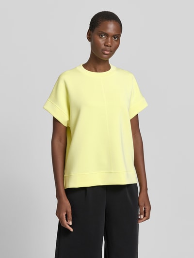 Vrouwenmodel draagt Relaxed Fit T-shirt uit modalmix van s.Oliver RED LABEL, look: effen kleuren, ronde hals, korte mouw, scuba, Ganzkörperansicht von vorne