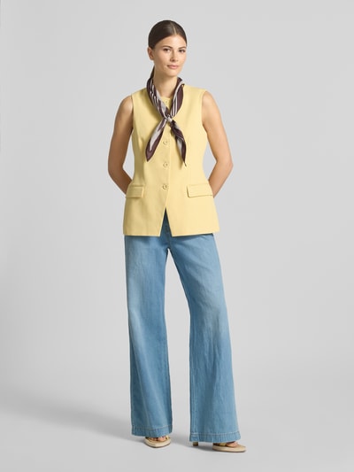 Frauenmodel trägt Loose Fit Weite Hose aus Baumwoll-Leinen-Mix Modell 'LATINO' von Weekend Max Mara in Melange-Optik, Ganzkörperansicht von vorne.