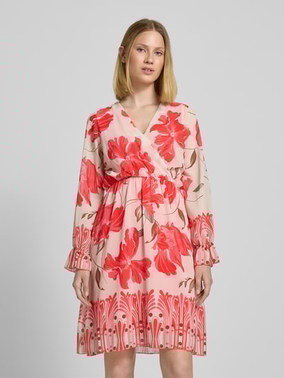 ZABAIONE Knielanges Kleid mit V-Ausschnitt Rosa 4