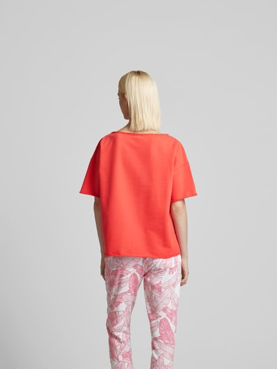 Juvia Oversized T-Shirt mit U-Boot-Ausschnitt Rot 5