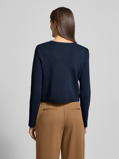 Modelka kobieca nosi granatowy Blazer aus Viskose-Mix Modell 'DATHAN' od Lauren Ralph Lauren, gładka tekstura, regular fit, widok z tyłu w całości.