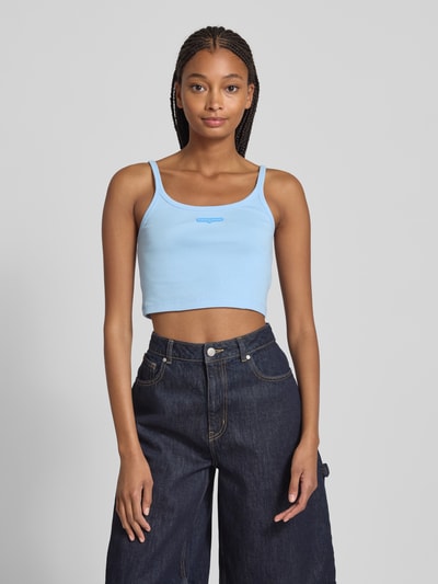 Tommy Jeans Slim Fit Crop Top aus Ripp Hellblau 4