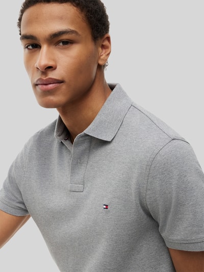 Tommy Hilfiger Koszulka polo o kroju regular fit z mieszanki bawełny Srebrny melanż 3