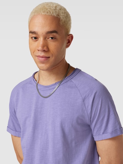 Redefined Rebel T-Shirt mit geripptem Rundhalsausschnitt Modell 'KAS' Lila 3