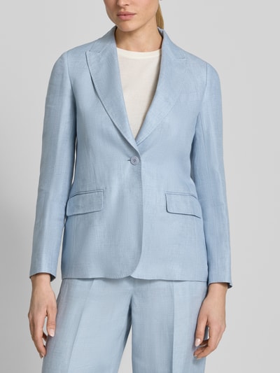 Vrouwenmodel draagt Shaped Fit Blazer uit puur linnen model 'NALUT' van Weekend Max Mara, melangelook, klepzakken, lange mouw, 1-knoopsluiting, paspelzak op de borst, rugsplit, voorkant borst tot heup, detailopname