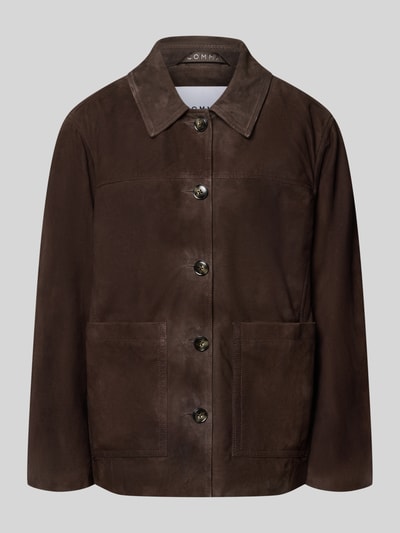 Produktfoto, Lederjacke mit aufgesetzten Taschen von COMMA aus echtem Leder, dunkelbraun, Regular Fit, Umlegekragen, Knopfleiste, glatte Textur.