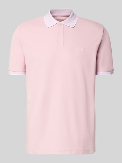Produktfoto, Modern Fit Poloshirt mit Stitching von Fynch-Hatton in zartem Rosa mit weißen Akzenten, reine Baumwolle, Polokragen, Knopfleiste.