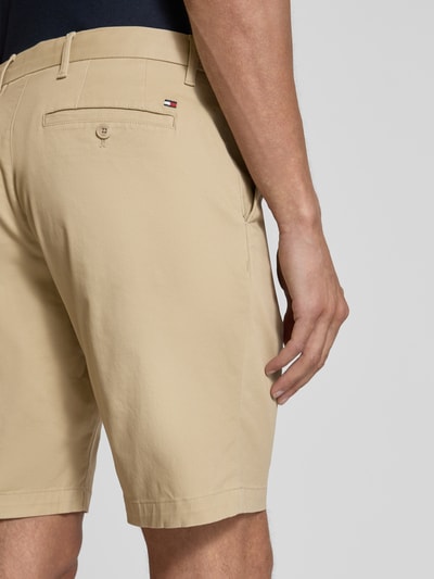 Tommy Hilfiger Szorty chinosy o kroju relaxed fit z mieszanki bawełny i elastanu Beżowy 3