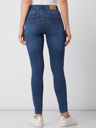 Vero Moda Jeansy o kroju skinny fit z bawełną ekologiczną model ‘Loa’  Jeansowy niebieski 5