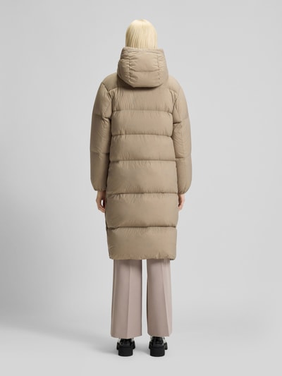 HUGO Regular Fit Daunenmantel mit Label Print Modell 'FINI-3' Sand 5