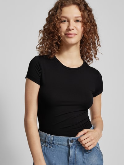 Gina Tricot T-Shirt mit geripptem Rundhalsausschnitt Black 3