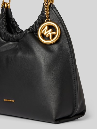 Produktfoto, torba na ramię 'Schultertasche mit Label-Details Modell 'INDIE'' od MICHAEL Michael Kors, czarna, efekt łańcuszka, logo, szerokość w rozmiarze 1: 27 cm, długość w rozmiarze 1: 24 cm, głębokość w rozmiarze 1: 10 cm, długość paska na ramię w rozmiarze 1: 42 cm, zapięcie na zatrzask, główna przegroda, detale z logo
