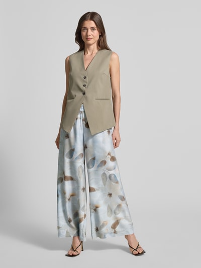 Frauenmodel trägt Hose mit elastischem Bund Modell 'HELENA' von Raffaello Rossi, Material-Mix mit Stretch, Allover-Look, Ganzkörperansicht von vorne.