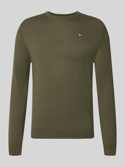 Produktfoto, olivgrüner Slim Fit Strickpullover aus reiner Wolle Modell 'DAMAVAND' von Napapijri mit Label-Detail und elastischen Abschlüssen, glatte Textur