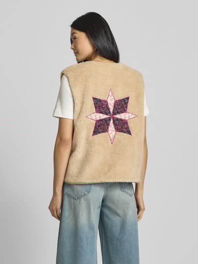 LOLLYS LAUNDRY Weste aus Teddyfell mit Knopfleiste Modell 'Jace' Sand 5