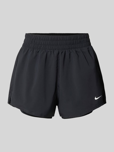 Produktfoto, Shorts im 2-in-1-Look mit Logo Modell 'One' von NIKE TRAINING in Schwarz, elastischer Bund, glatte Oberfläche, Regular-Fit, Damen, Bundweite 35 cm, Innenbeinlänge 8 cm, schlichte Form, sportlicher Stil