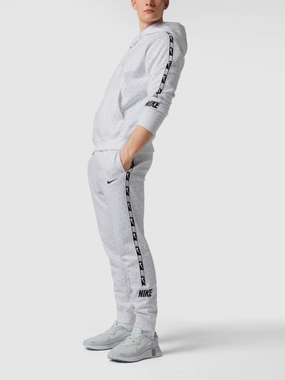 Nike Hoodie mit Logo-Muster Modell 'Repeat'  Weiss 1