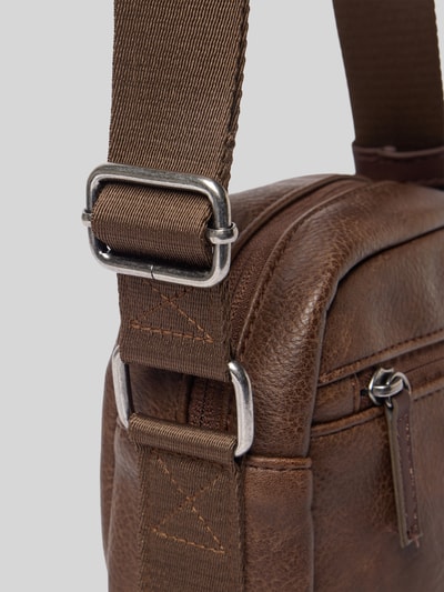 camel active Crossbody Bag in Leder-Optik Modell 'TRACES' Mittelbraun 2