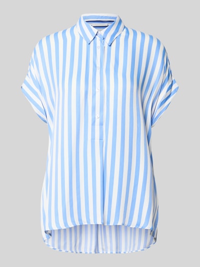 Produktfoto, Relaxed Fit Bluse mit Knopfleiste und Ärmeln mit Aufschlag von ETERNA, gestreiftes Muster in Blau und Weiß, Hemdblusenkragen, Knopfleiste, Rückenlänge 71 cm, Ärmellänge 10 cm, glatte Textur