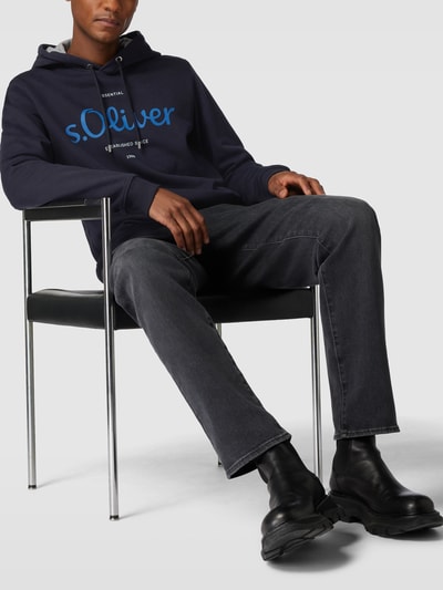 s.Oliver RED LABEL Hoodie mit Label-Detail Marineblau 1