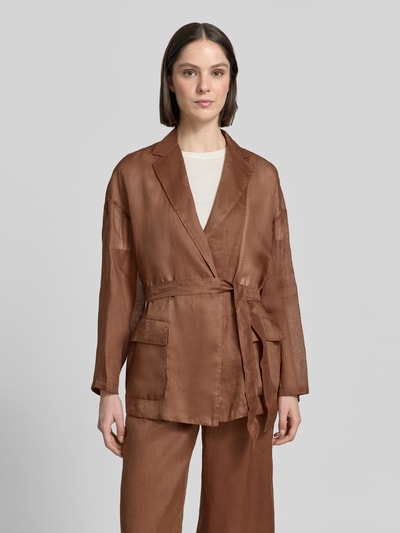 Frauenmodel trägt Relaxed Fit Longblazer mit Reverskragen Modell 'FATTO' von Max Mara, Optik: Unifarben, Passform: Relaxed-Fit, Reverskragen, Verschluss: Taillengürtel, Ärmelform: Langarm, Pattentaschen, brauner Farbton, glatte Textur, Ganzkörperansicht von vorne.
