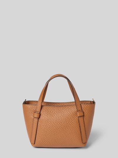 Produktfoto, Torebka z fakturowanej skóry w kolorze brązowym, produkt Handtasche mit Label-Detail Modell 'COSMO' von Abro, główna przegroda z zamkiem błyskawicznym, uchwyt, odpinany pasek na ramię, detal z logo, szerokość 23 cm, długość 14 cm, głębokość 10 cm, długość paska na ramię 127 cm, neutralne tło.