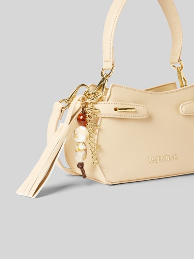 Produktfoto, schoudertas met labeldetail Model 'NIVALIS RE' van Valentino Bags, effen kleuren, structuur, ritssluiting, indeling met hoofdvak, ritsvak, steekvak, draagband, afneembare draaglus en schouderband