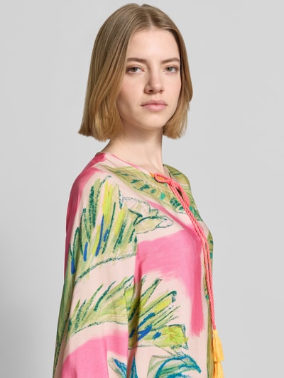 Emily Van den Bergh Tunikakleid aus Viskose mit Tunikakragen und Quasten Pink 3