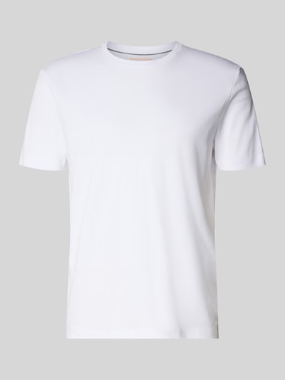 Produktfoto, T-Shirt mit geripptem Rundhalsausschnitt von Christian Berg Men aus reiner Baumwolle in Weiß, Regular Fit, glatte Textur, Rückenlänge bei Größe M 72 cm