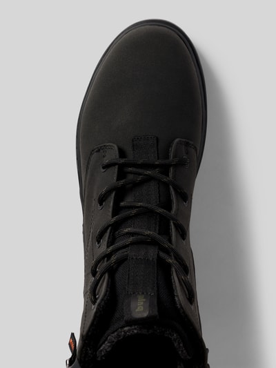 Produktfoto, Boots mit Logo-Print Modell 'Pallario' von bugatti, schwarze Farbe, abgerundete Passform, Schnürverschluss, Detailaufnahme, Herren Boots von bugatti, Absatzhöhe 4 cm, Schafthöhe 13 cm, Schaftweite 10 cm