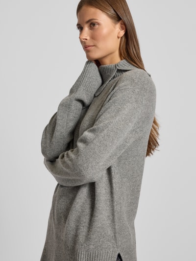Christian Berg Woman Strickpullover aus Lanawolle mit Rollkragen und Seitenschlitzen Mittelgrau Melange 3