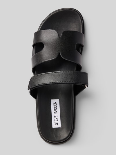 Produktfoto, schwarze Sandalette aus Leder mit Klettverschluss Modell 'Missile' von Steve Madden, glatte Oberfläche, Damenmodell