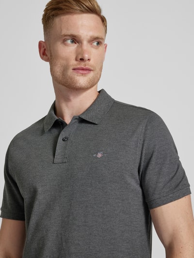 Gant Koszulka polo o kroju regular fit z wyhaftowanym logo Antracytowy melanż 3