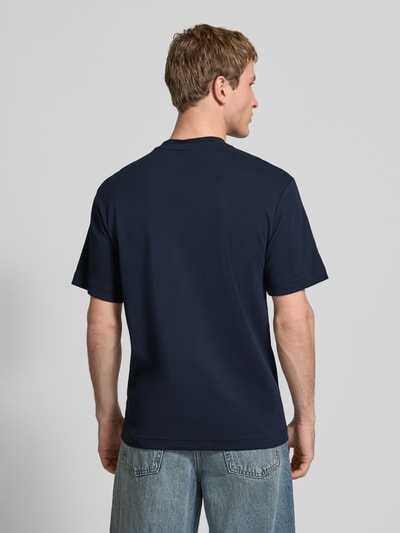 Męski t-shirt Regular Fit T-Shirt mit Logo-Print Modell 'True' von G-Star Raw, kolor granatowy, okrągły dekolt, długość tyłu 66 cm, Ganzkörperansicht Rückansicht.