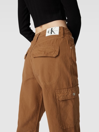 Calvin Klein Jeans Straight fit cargobroek met cargozakken Cognac - 3