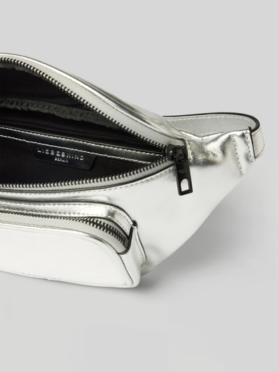 LIEBESKIND BERLIN Bauchtasche mit Label-Print Modell 'LILA' Silber 5