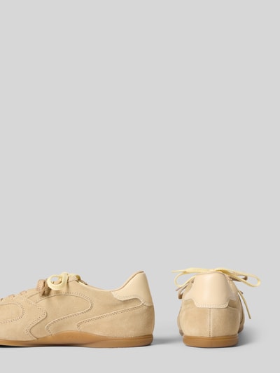 Produktfoto, Sneaker aus Leder mit Label-Detail Modell 'Sperly' von Gant, beige Töne, abgerundete Form, strukturierte Sohle, Damen, Echtleder