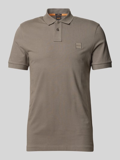 BOSS Orange Slim Fit Poloshirt mit Label-Badge Modell 'Passenger' Hellbraun 2