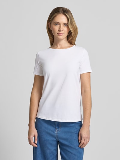 Frauenmodel trägt Slim Fit T-Shirt aus Baumwoll-Mix Modell 'MULTIB' von Weekend Max Mara, unifarben weiß, Label Stitching, Ganzkörperansicht von vorne.