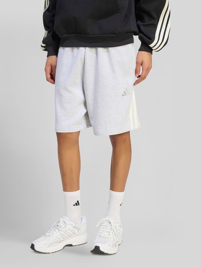 adidas Sportswear Relaxed Fit Sweatshirts aus reiner Baumwolle Hellgrau 4