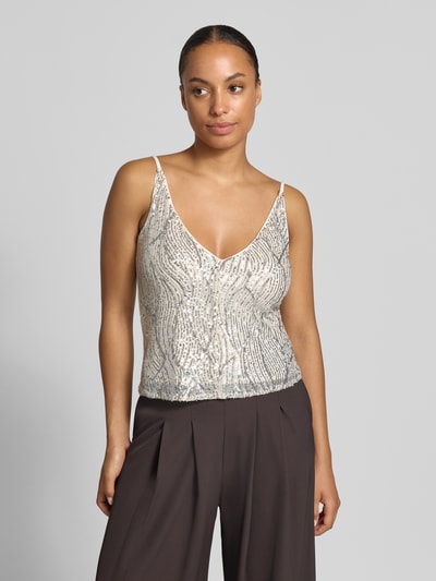 Frauenmodel trägt Regular Fit Top mit Allover-Pailettenbesatz von Swing, cremefarbener Glanz, V-Ausschnitt, Spaghettiträger, elastischer Material-Mix, Ganzkörperansicht von vorne.