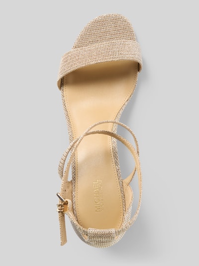 Produktfoto, Sandaletten met structuurpatroon model 'Serena' van MICHAEL Michael Kors, dames, glittergarnering, afgeronde pasvorm, hakhoogte 6 cm, schachthoogte 9 cm, neutrale kleuren, fijne textuur.