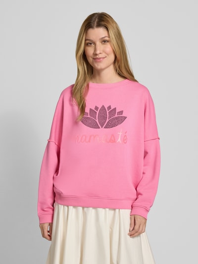 miss goodlife Sweatshirt mit Ziersteinbesatz und Rundhalsausschnitt Rosa 4