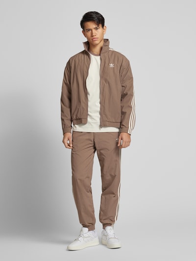 adidas Originals Sweatpants mit elastischem Bund Dunkelbraun 1