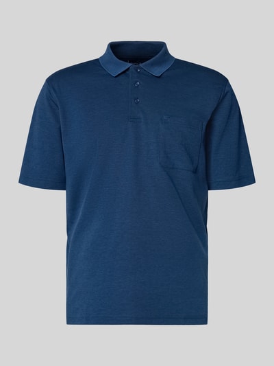 Produktfoto, Regular Fit Poloshirt mit Brusttasche von Christian Berg Men, mieszanka bawełny, kołnierzyk polo, listwa guzikowa, kolor niebieski