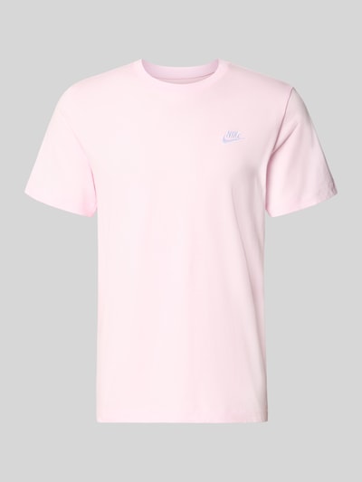 Produktfoto, Regular Fit T-Shirt aus reiner Baumwolle von Nike in zartem Rosa, glatte Oberfläche, minimalistische Optik, Herren T-Shirt